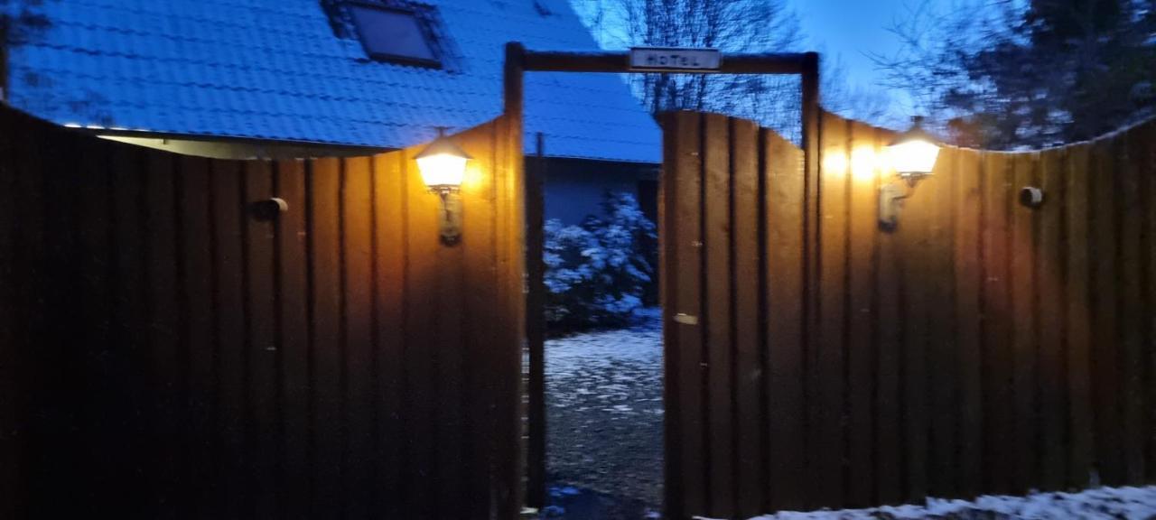 The Parrot Hotel, Live In A Rescue Animal Park Naestved Exterior photo